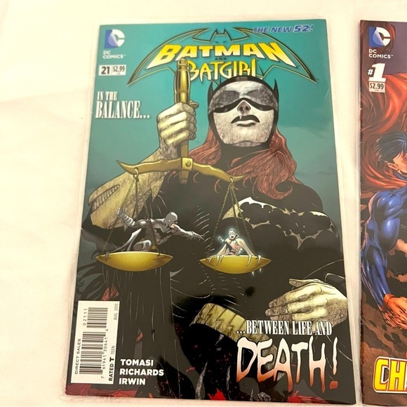 DC Comics Bundle of (3) Batman & Batgirl, Batman & Red Robin, DC Universe VS Mas - Picture 2 of 8